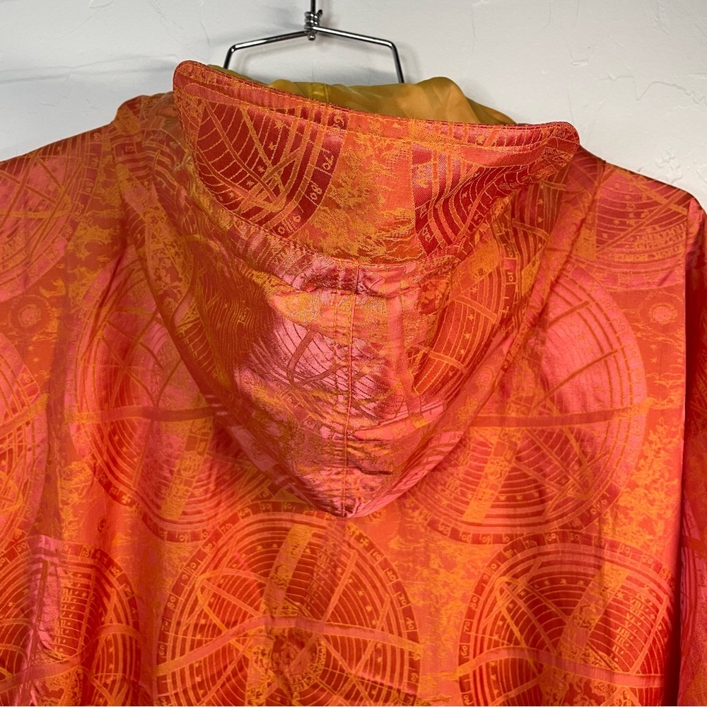 Le Coq Sportif Rare Celestial Compass Print Vibrant Orange and Pink Windbreaker - Picture 9 of 13